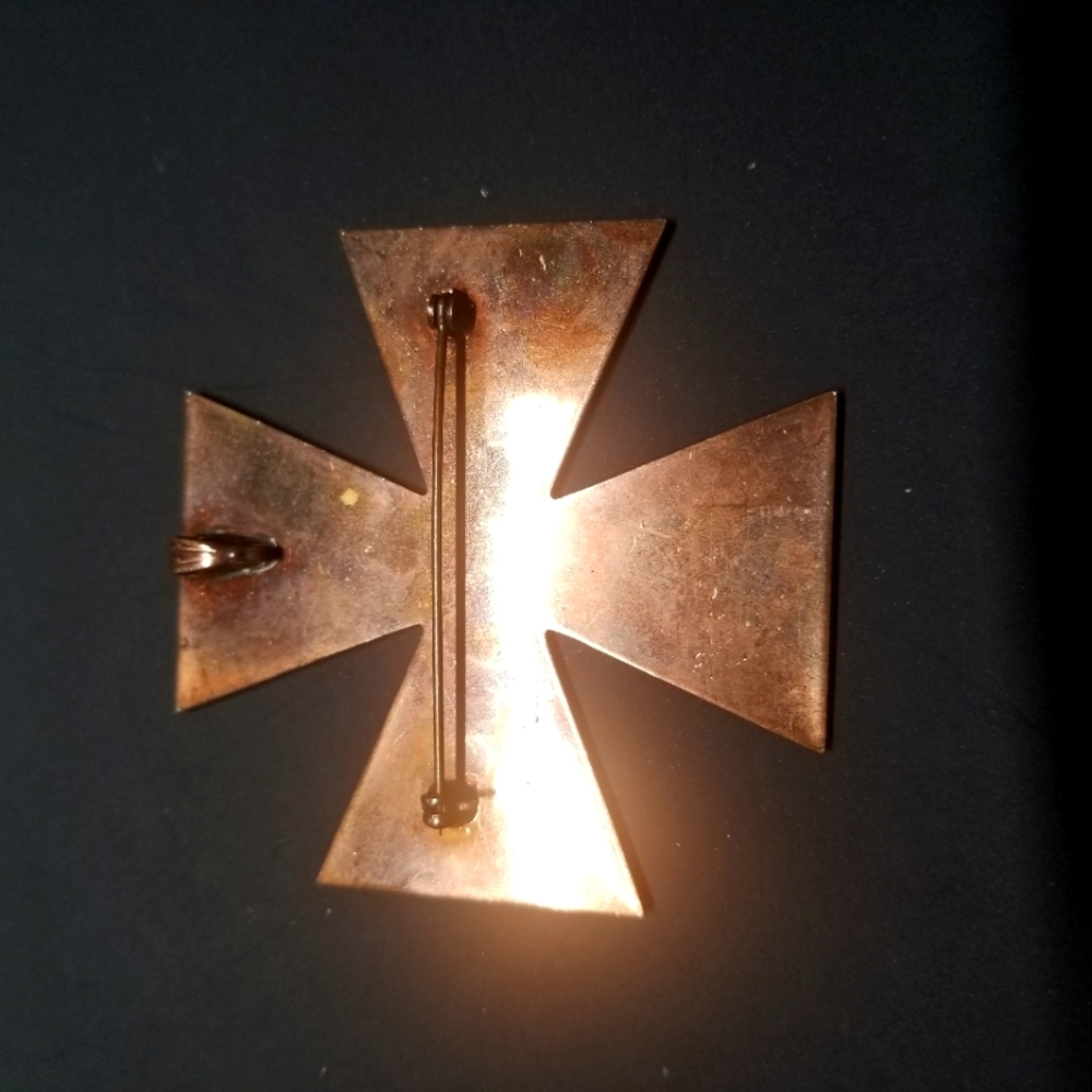 Decorative Pin - Picture 2 of 3